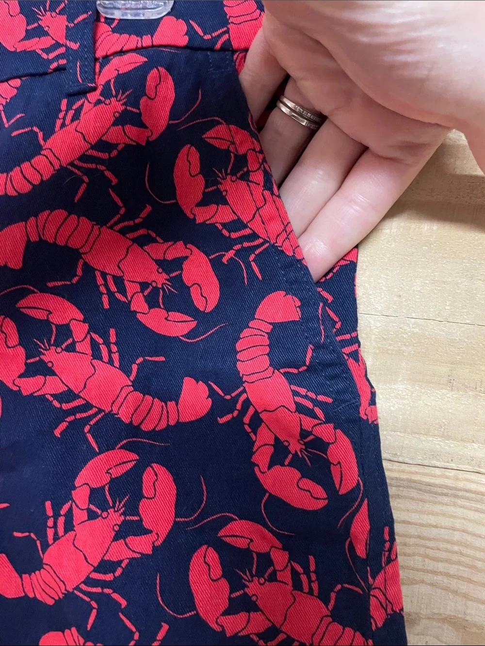 J. Crew size 4 Blue and Red Lobster Print Chino 5” Inseam Shorts with Pockets - Picture 4 of 9